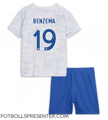 Frankrike Karim Benzema #19 Bortatröja Barn VM 2022 Kortärmad (+ korta byxor)